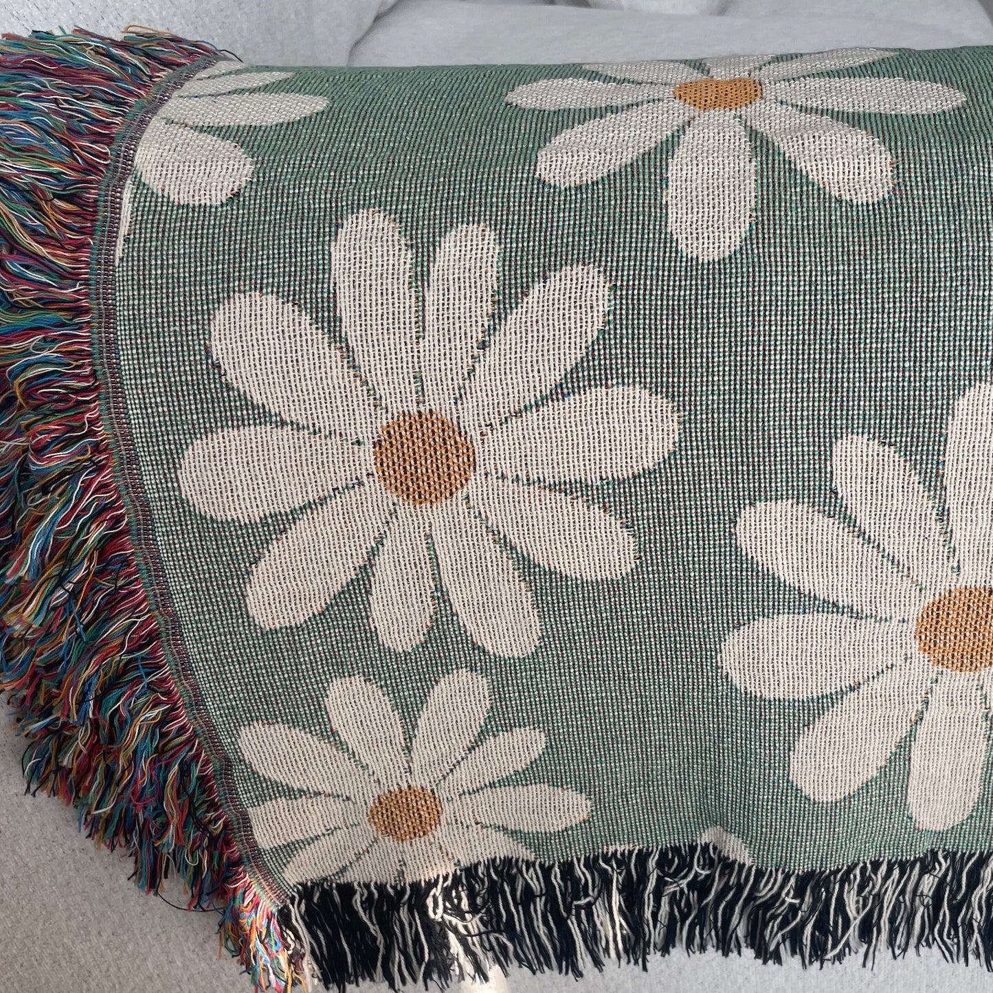 Retro Daisy Woven Blanket